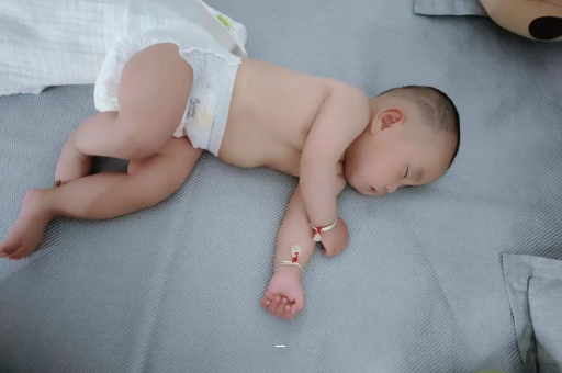 海安怀孕肚子撑的难受